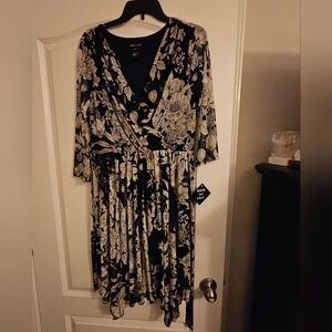 Kate and Lily Floral Black And White Dress Sizr 14 New With Tags